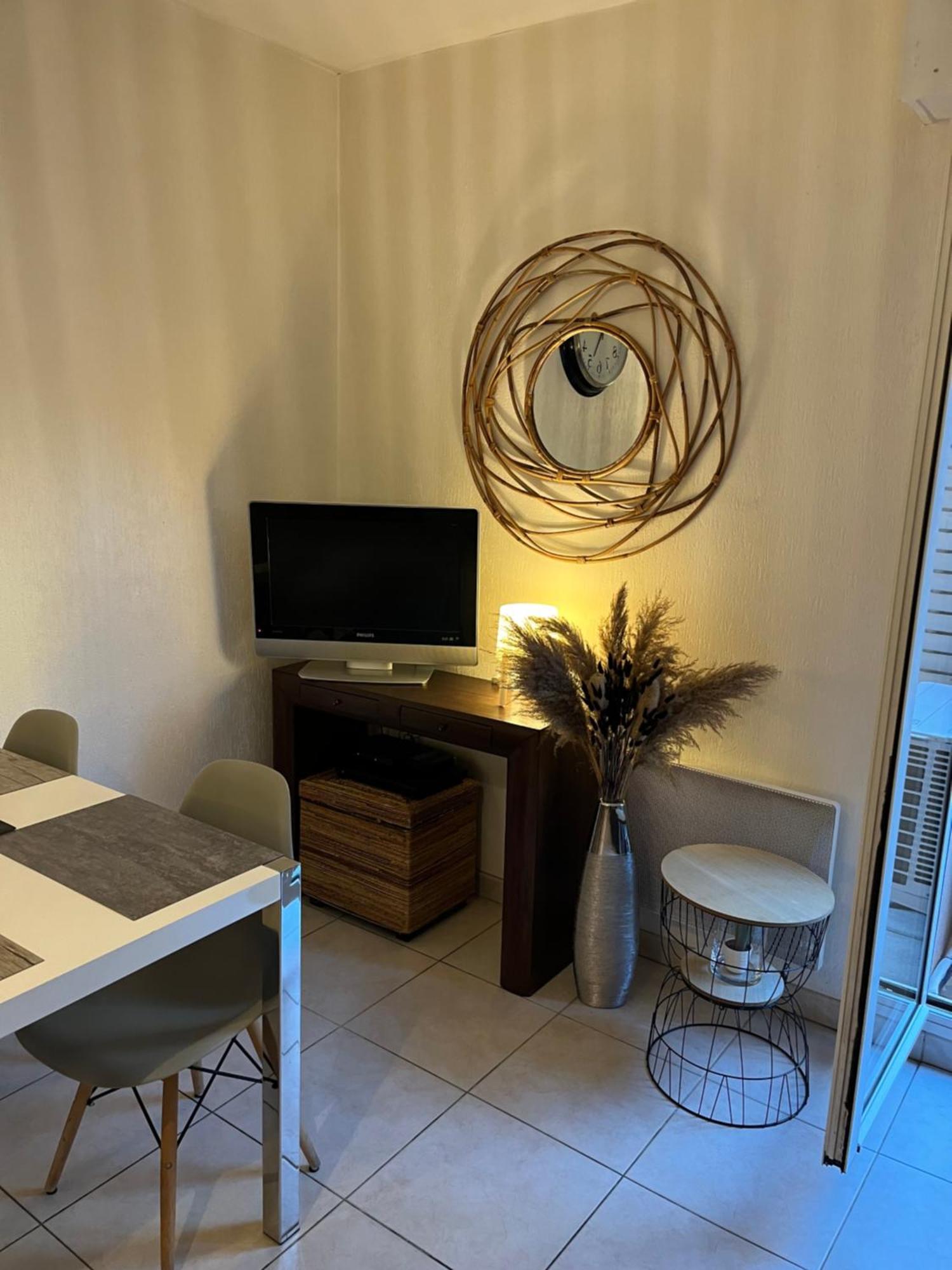Appartement T2 Avec Terrasse Centre Ville D'Aix En Provence Aix-en-Provence Dış mekan fotoğraf